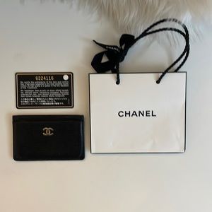 CHANEL card holder In caviar leather